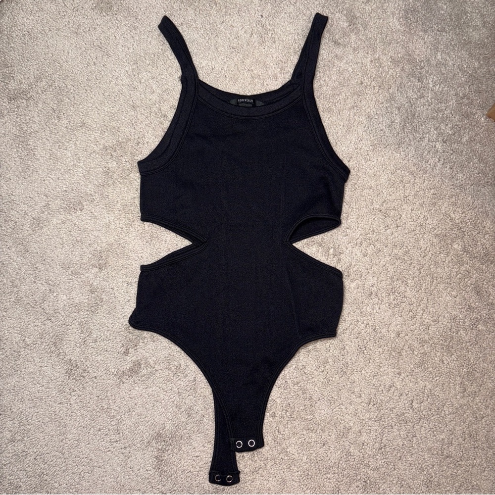 Women’s Forever 21 Black Cutout Ribbed Bodysuit Size: S